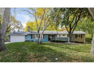 3125 3125 Asbury St, Arden Hills, MN 55112