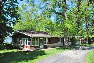 N3117 Lake Shore Dr, Green Lake, WI 54941