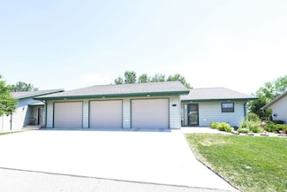 525 34th Ave SW Unit D, Minot, ND 58701