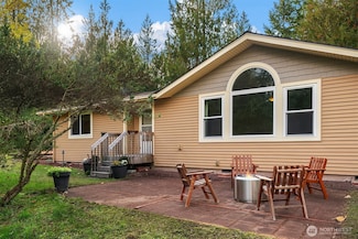 5817 398th St E, Eatonville, WA 98328