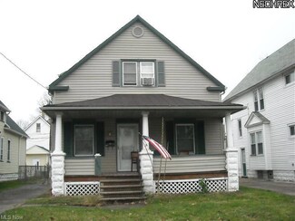 4004 E 54th St, Newburgh Heights, OH 44105