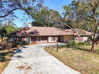 2712 Mock Orange Ct, Valrico, FL 33594
