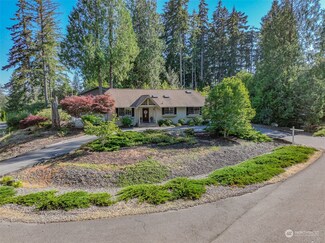 351 E Mountain View Dr, Allyn, WA 98524