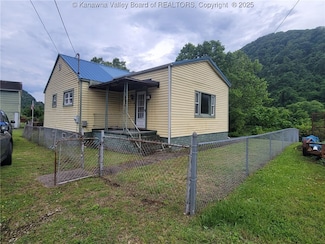 94 Kanawha Ave, Smithers, WV 25186