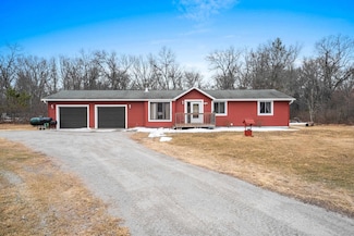 W13671 Merlin Ln, Crivitz, WI 54114