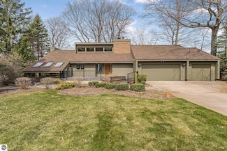 12531 N Island View Dr, Northport, MI 49670