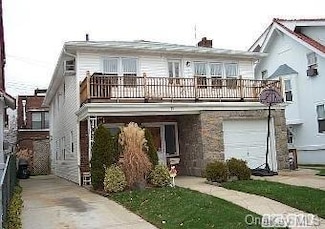 33 W Walnut St Unit Lower, Long Beach, NY 11561