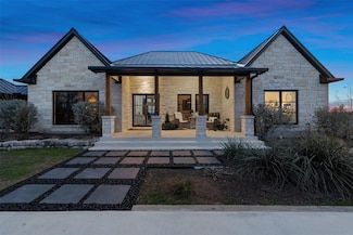 260 Chimney Cove Dr, Marble Falls, TX 78654