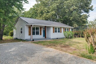 15 Forrest Ave, Hohenwald, TN 38462