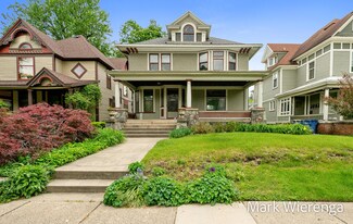 522 Paris Ave SE, Grand Rapids, MI 49503