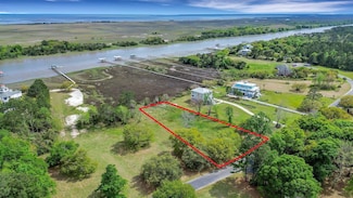 7909 Pelican Bay Dr, Awendaw, SC 29429
