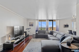 300 Winston Dr Unit DR2908, Cliffside Park, NJ 07010