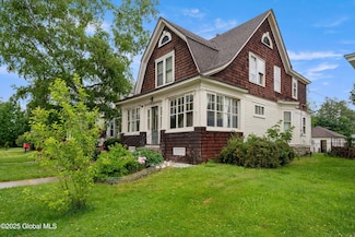 1318 Glenwood Blvd, Schenectady, NY 12308