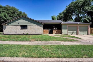 9611 Huntington Hill Dr, Houston, TX 77099