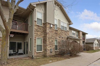 1722 Algonquin Rd, Iowa City, IA 52245