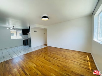 5029 Klump Ave, North Hollywood, CA 91601