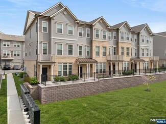 4 Arnold Dr Unit 5302, Wood Ridge, NJ 07075
