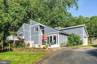 9333 Raintree Rd, Burke, VA 22015