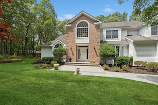 7 Highwood Rd, Setauket, NY 11733