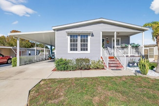 13133 Grape Ave, Grand Island, FL 32735