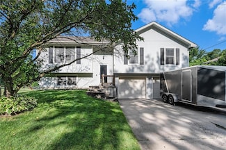 4104 Lakeview Dr, Leavenworth, KS 66048