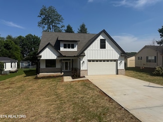 1212 Redwood Ave, Maryville, TN 37803