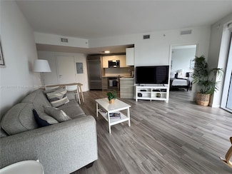 1300 Brickell Bay Dr Unit 3301, Miami, FL 33131