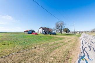 369 Nordheim Cemetery Rd, Nordheim, TX 78141