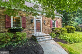 6183 Yorkshire Rd, New Hope, PA 18938