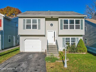 475 Chadwick Rd, Schenectady, NY 12304