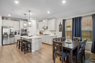 512 Highland Thicket Dr, Montgomery, TX 77316