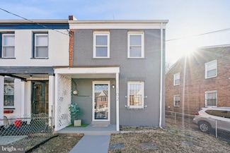 102 46th St SE, Washington, DC 20019