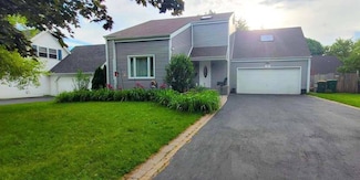 304 Seafarer Dr, Third Lake, IL 60030