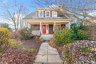 9 Linden Ave, Rumford, RI 02916