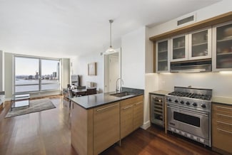 30 West St Unit 31G, New York, NY 10004