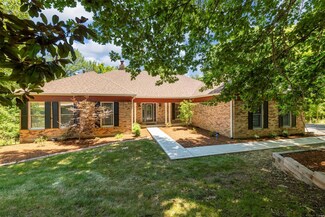 17418 Radcliffe Place Dr, Eureka, MO 63025