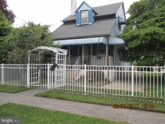 406 Pontiac St, Essington, PA 19029