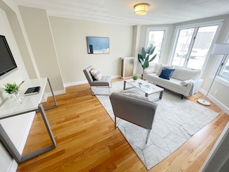 17 Breed St Unit 1, Boston, MA 02128