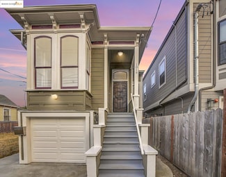 1018 Pine St, Oakland, CA 94607