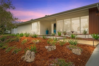 20208 Delita Dr, Woodland Hills, CA 91364