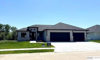 21825 Parkview Dr, Gretna, NE 68028