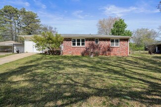 108 Debbie Ln, Dallas, GA 30132