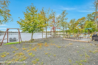 21 Pitz Place, Eagle Lake, PA 18444