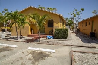 421 W Pine St, Lantana, FL 33462