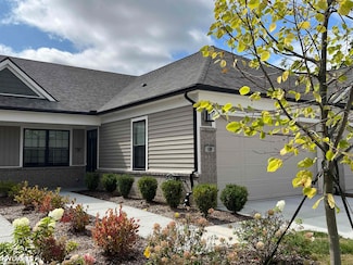 10457 Pickerel Lake Dr, Brighton, MI 48116