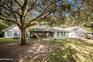 2437 Ellis Merchant Rd, Moss Point, MS 39562