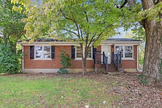 1901 Greenleaf Dr, Lexington, KY 40505