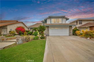 2107 Winterwood Dr, Fullerton, CA 92833