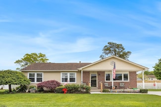 8 Tudor St, Egg Harbor Township, NJ 08234