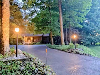 5350 Golfview Rd, Bellaire, MI 49615